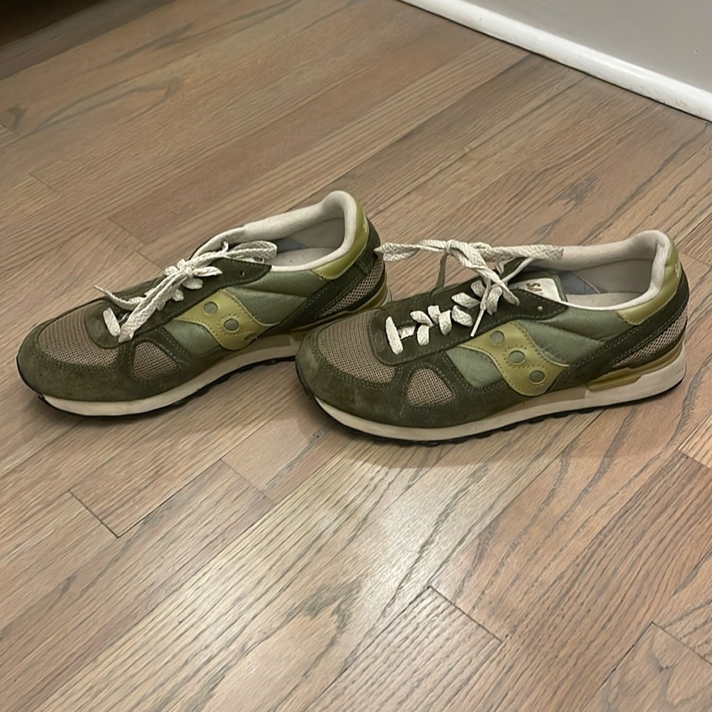 Womens Saucony tennis shoes